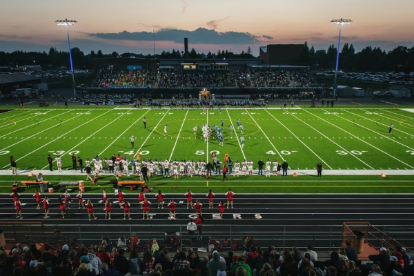 Unsplash Tim Mossholder, Large crowd watching football game Unsplash Tim Mossholder, Large crowd watching football game